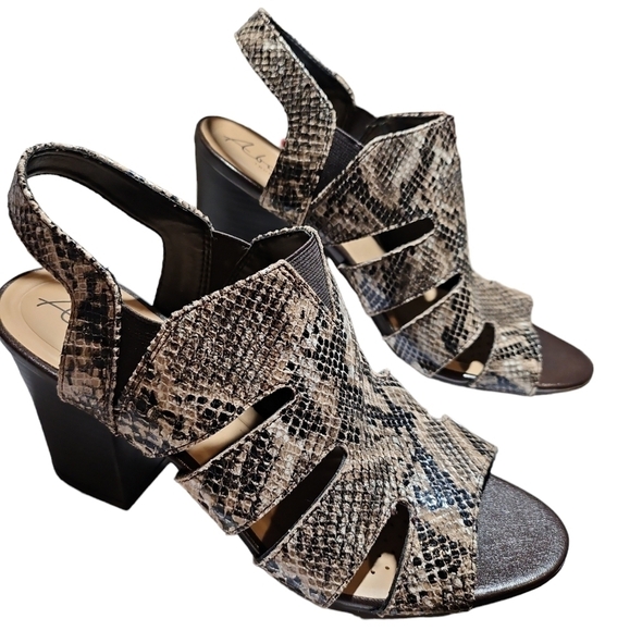 Abella Carmine True Comfort Black & Brown snake Print Heel Sandal Size 7.5 - Picture 1 of 7